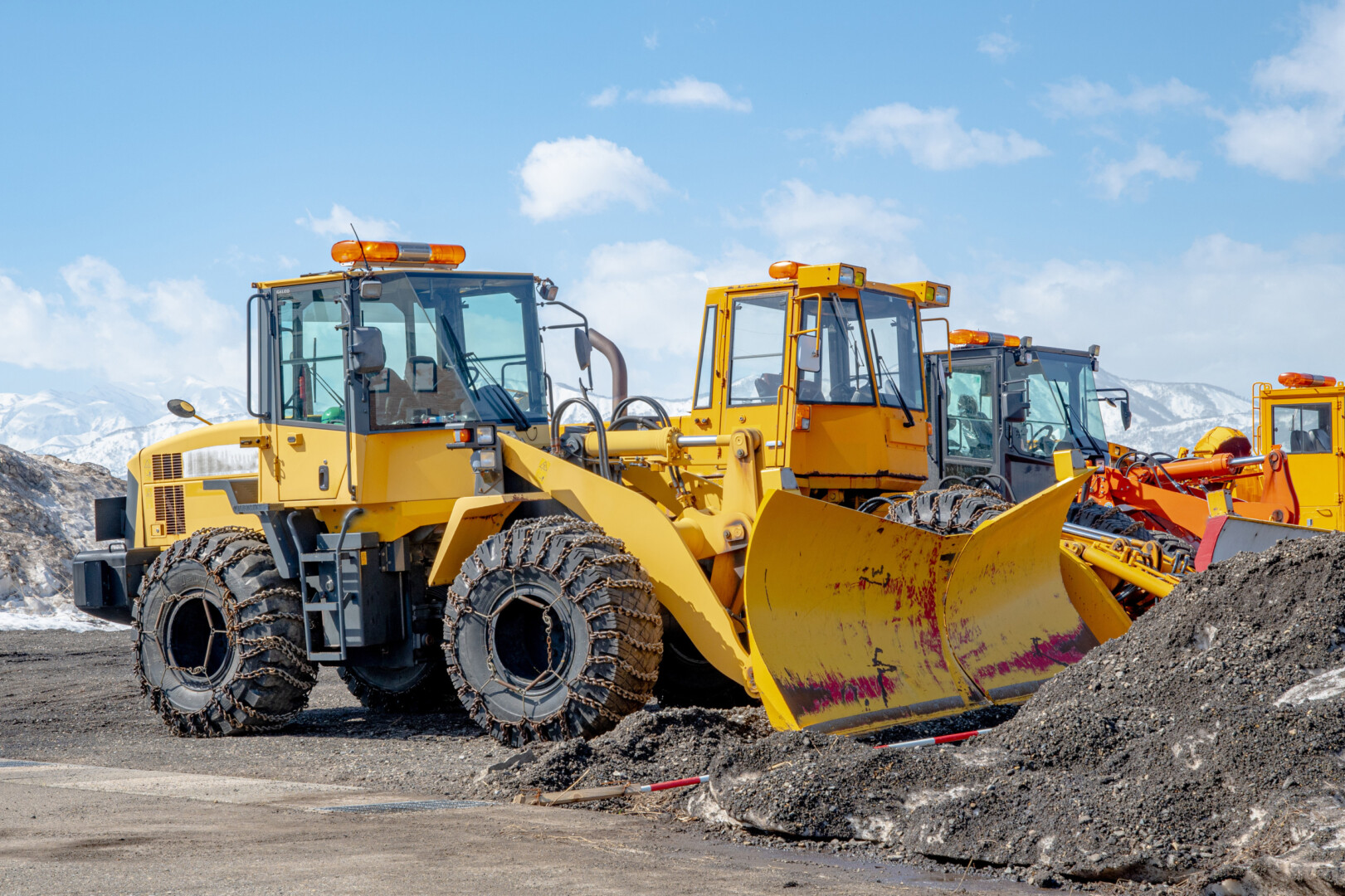 中古市場で需要が高い重機と高額査定のねらい方！ - TRUCK BIZ