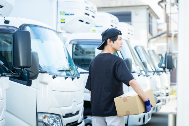 大型トラック運転手（ドライバー）の収入は高いの？年収アップ方法やメリットを解説